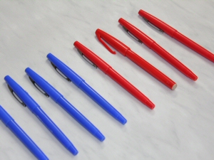 赤４本・青４本のペン2
